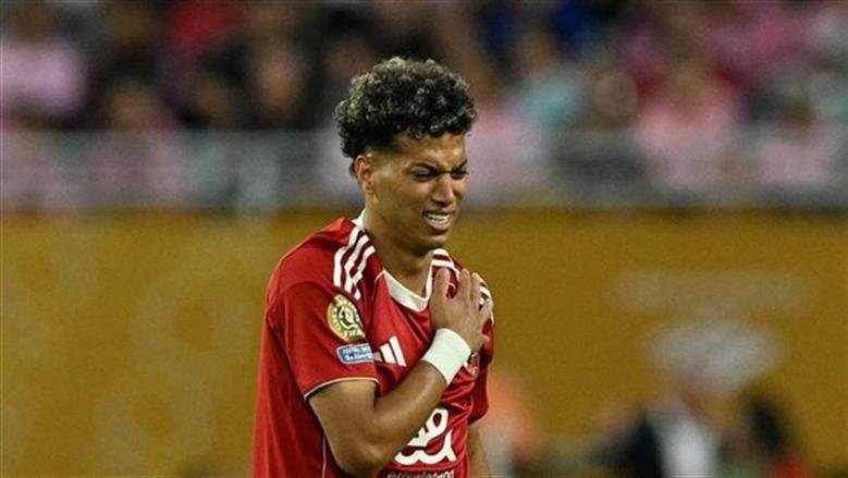 إمام عاشور يعود للقاهرة بعد الاطمئنان على العملية الجراحية