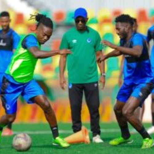 عبدالمهيمن الأمين : الهلال يرتب لظهور قوي في النخبة